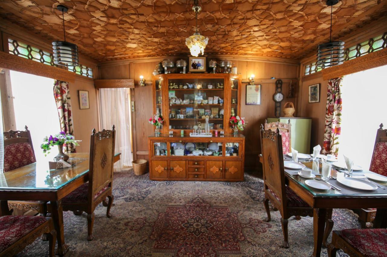 The Shelter Group Of Houseboats & Tour Organiser Srinagar  Exterior photo