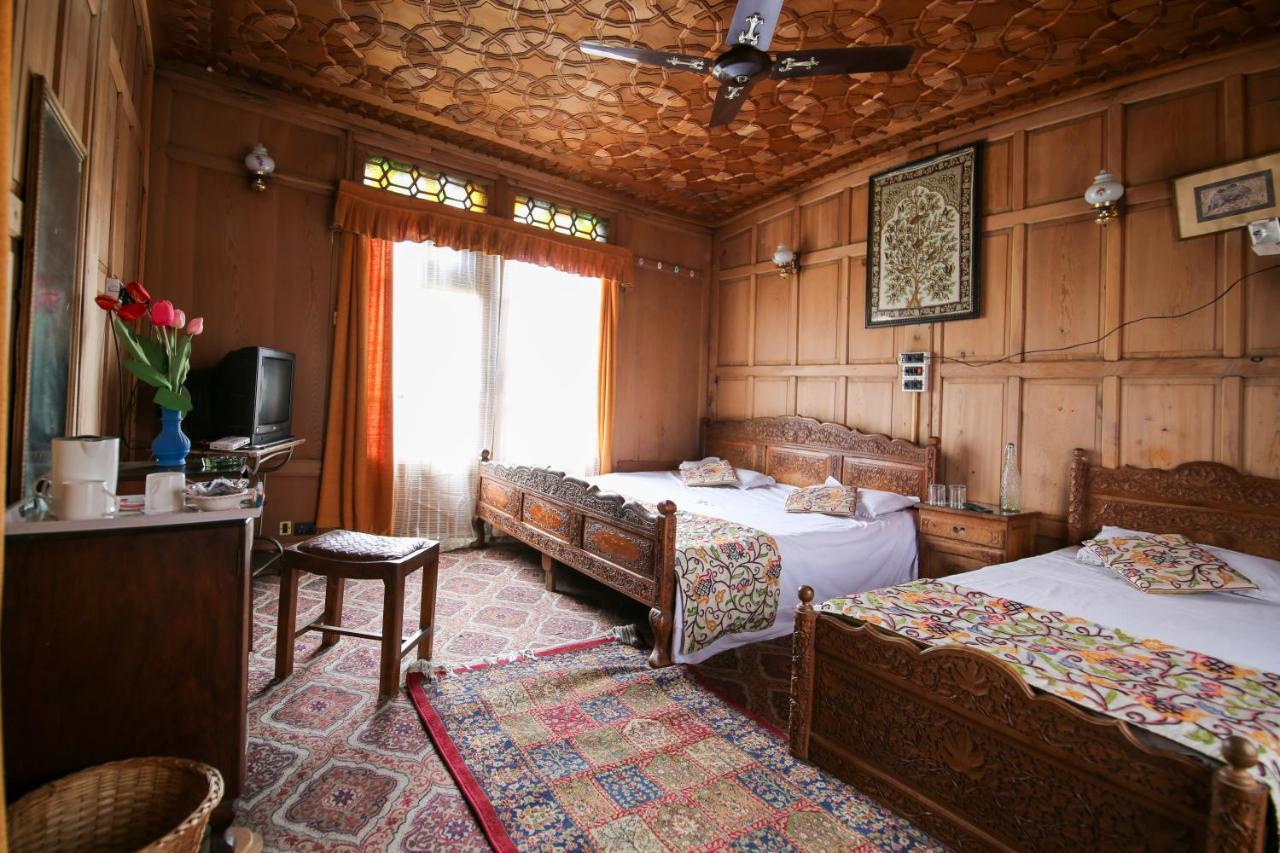 The Shelter Group Of Houseboats & Tour Organiser Srinagar  Exterior photo