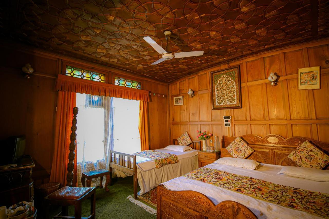 The Shelter Group Of Houseboats & Tour Organiser Srinagar  Exterior photo